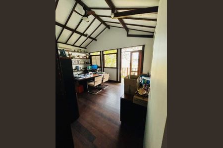 Casa à venda com 320m², 3 quartos e sem vaga