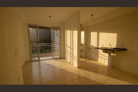 Sala de apartamento à venda com 3 quartos, 60m² em Barra da Tijuca, Rio de Janeiro