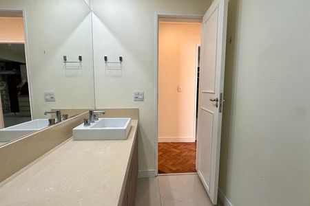 Apartamento à venda com 122m², 3 quartos e 1 vagaBanheiro Social