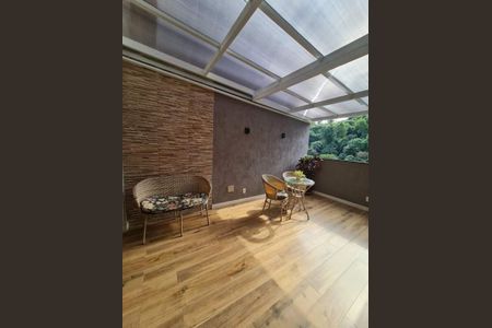 Casa à venda com 142m², 4 quartos e 2 vagas