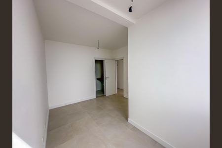 Apartamento à venda com 147m², 3 quartos e 2 vagasSuíte 2