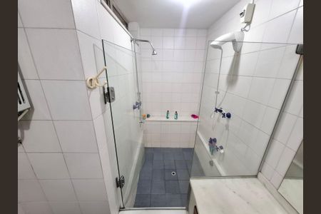 Apartamento à venda com 358m², 4 quartos e 1 vagaBanheiro 2