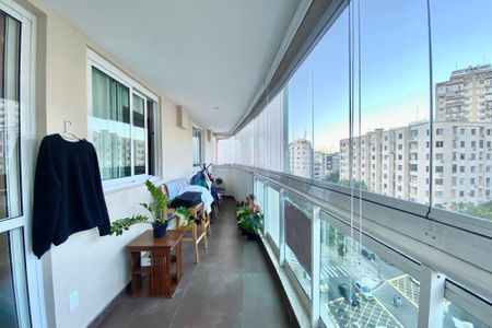 Apartamento à venda com 165m², 4 quartos e 1 vagaVaranda