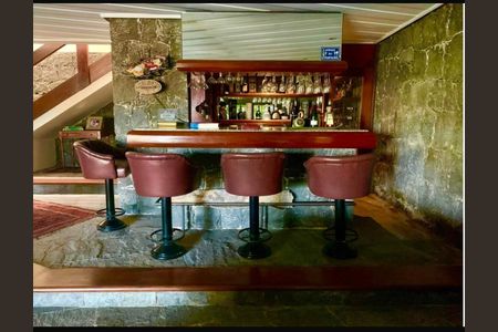 Casa à venda com 900m², 4 quartos e 4 vagas