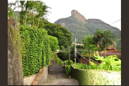 Casa à venda com 900m², 4 quartos e 4 vagas