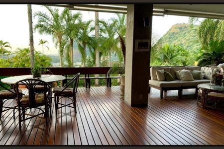 Casa à venda com 900m², 4 quartos e 4 vagas