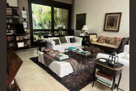 Casa à venda com 900m², 4 quartos e 4 vagas