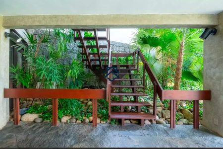 Casa à venda com 900m², 4 quartos e 4 vagas