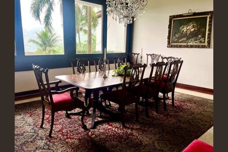 Casa à venda com 900m², 4 quartos e 4 vagas