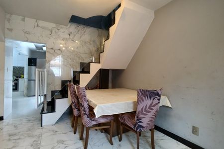 Casa à venda com 140m², 3 quartos e 1 vaga Casa à venda com 140m², 3 quartos e 1 vagaSala