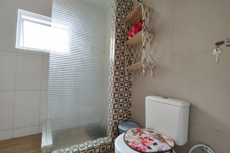 Casa à venda com 140m², 3 quartos e 1 vaga Casa à venda com 140m², 3 quartos e 1 vagaBanheiro da Suíte