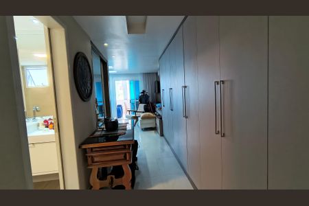 Apartamento à venda com 204m², 3 quartos e 2 vagas Apartamento à venda com 204m², 3 quartos e 2 vagasSuíte