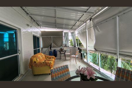 Apartamento à venda com 204m², 3 quartos e 2 vagas Apartamento à venda com 204m², 3 quartos e 2 vagasVaranda da Sala