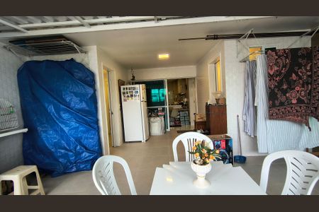 Apartamento à venda com 204m², 3 quartos e 2 vagas Apartamento à venda com 204m², 3 quartos e 2 vagasÁrea de Serviço