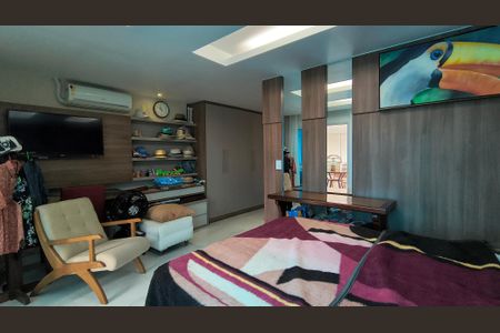 Apartamento à venda com 204m², 3 quartos e 2 vagas Apartamento à venda com 204m², 3 quartos e 2 vagasSuíte