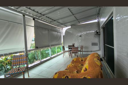 Apartamento à venda com 204m², 3 quartos e 2 vagas Apartamento à venda com 204m², 3 quartos e 2 vagasVaranda da Sala