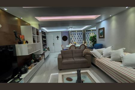 Apartamento à venda com 204m², 3 quartos e 2 vagas Apartamento à venda com 204m², 3 quartos e 2 vagasSala