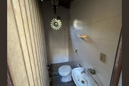 Casa à venda com 240m², 6 quartos e 6 vagas