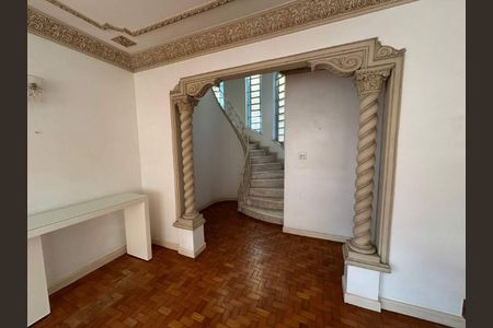 Casa à venda com 240m², 6 quartos e 6 vagas