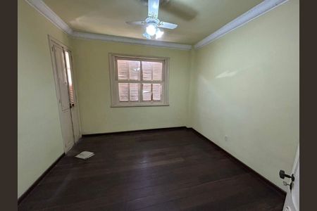 Casa à venda com 240m², 6 quartos e 6 vagas