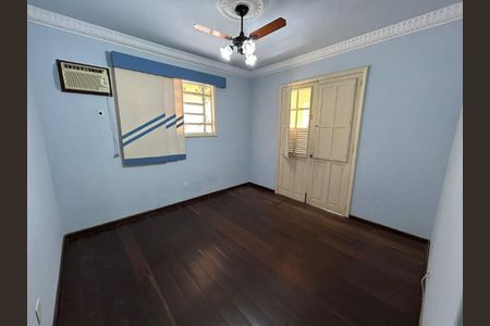 Casa à venda com 240m², 6 quartos e 6 vagas