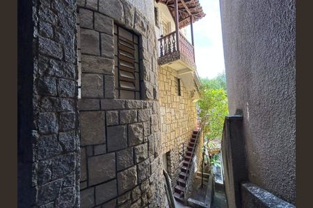 Casa à venda com 240m², 6 quartos e 6 vagas