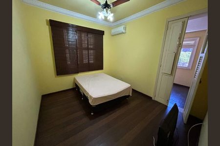 Casa à venda com 240m², 6 quartos e 6 vagas