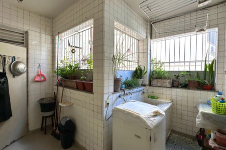 Apartamento à venda com 230m², 4 quartos e 1 vagaÁrea de Serviço