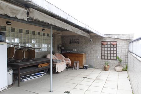 Apartamento à venda com 172m², 3 quartos e 2 vagasChurrasqueira