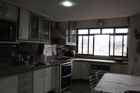 Apartamento à venda com 172m², 3 quartos e 2 vagasCozinha