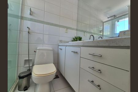 Casa à venda com 430m², 6 quartos e 3 vagasBanheiro da Suíte 1