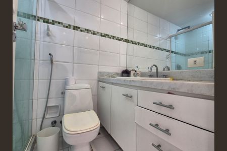 Casa à venda com 430m², 6 quartos e 3 vagasBanheiro da Suíte 2