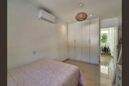 Casa à venda com 430m², 6 quartos e 3 vagasSuíte 2