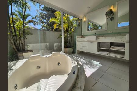 Casa à venda com 430m², 6 quartos e 3 vagasBanheiro da Suíte 3