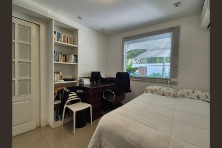 Casa à venda com 430m², 6 quartos e 3 vagasQuarto 1