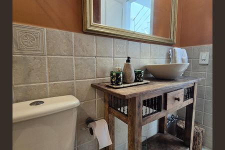 Casa à venda com 430m², 6 quartos e 3 vagasBanheiro 2