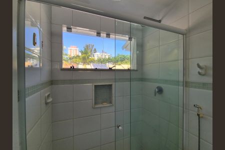 Casa à venda com 430m², 6 quartos e 3 vagasBanheiro da Suíte 1