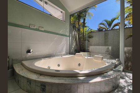 Casa à venda com 430m², 6 quartos e 3 vagasBanheiro da Suíte 3