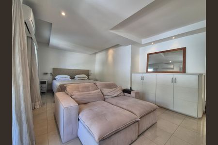 Casa à venda com 430m², 6 quartos e 3 vagasSuíte 3
