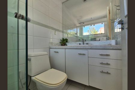 Casa à venda com 430m², 6 quartos e 3 vagasBanheiro da Suíte 1