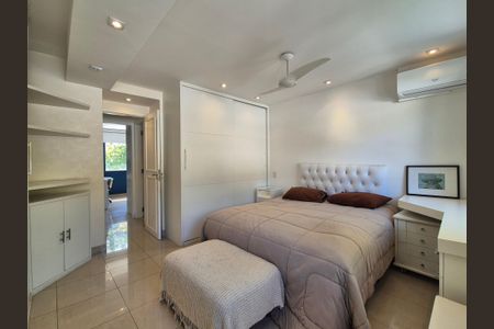 Casa à venda com 430m², 6 quartos e 3 vagasSuíte 1