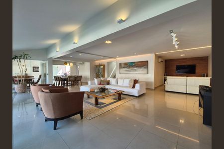 Casa à venda com 430m², 6 quartos e 3 vagasSala