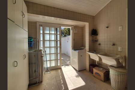 Casa à venda com 430m², 6 quartos e 3 vagasÁrea de Serviço