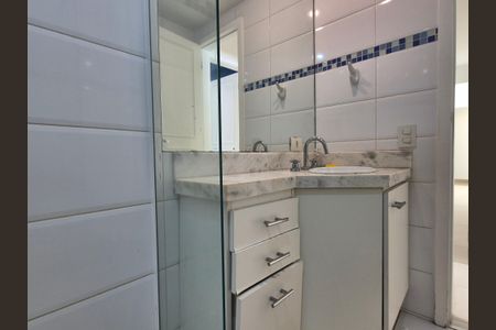 Casa à venda com 430m², 6 quartos e 3 vagasBanheiro 1