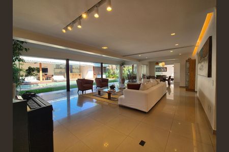 Casa à venda com 430m², 6 quartos e 3 vagasSala