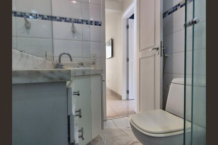 Casa à venda com 430m², 6 quartos e 3 vagasBanheiro 1