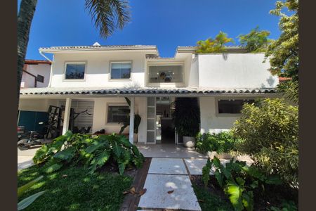 Casa à venda com 430m², 6 quartos e 3 vagasEntrada