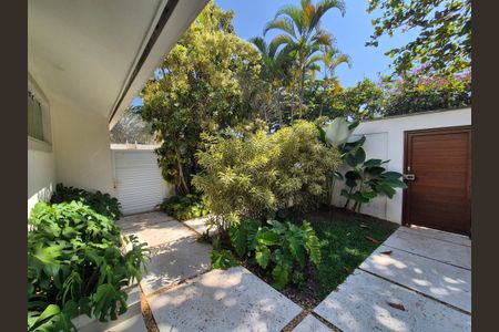 Casa à venda com 430m², 6 quartos e 3 vagasÁrea externa