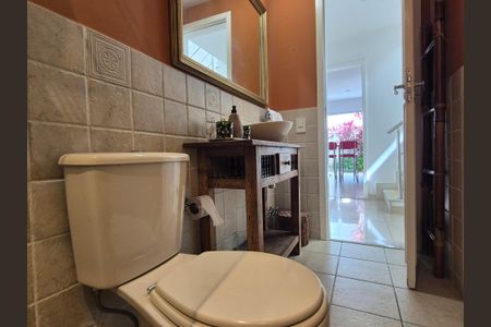 Casa à venda com 430m², 6 quartos e 3 vagasBanheiro 2