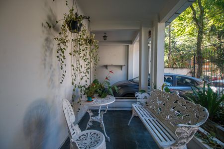 Casa à venda com 165m², 4 quartos e 1 vaga Casa à venda com 165m², 4 quartos e 1 vagaSala Varanda